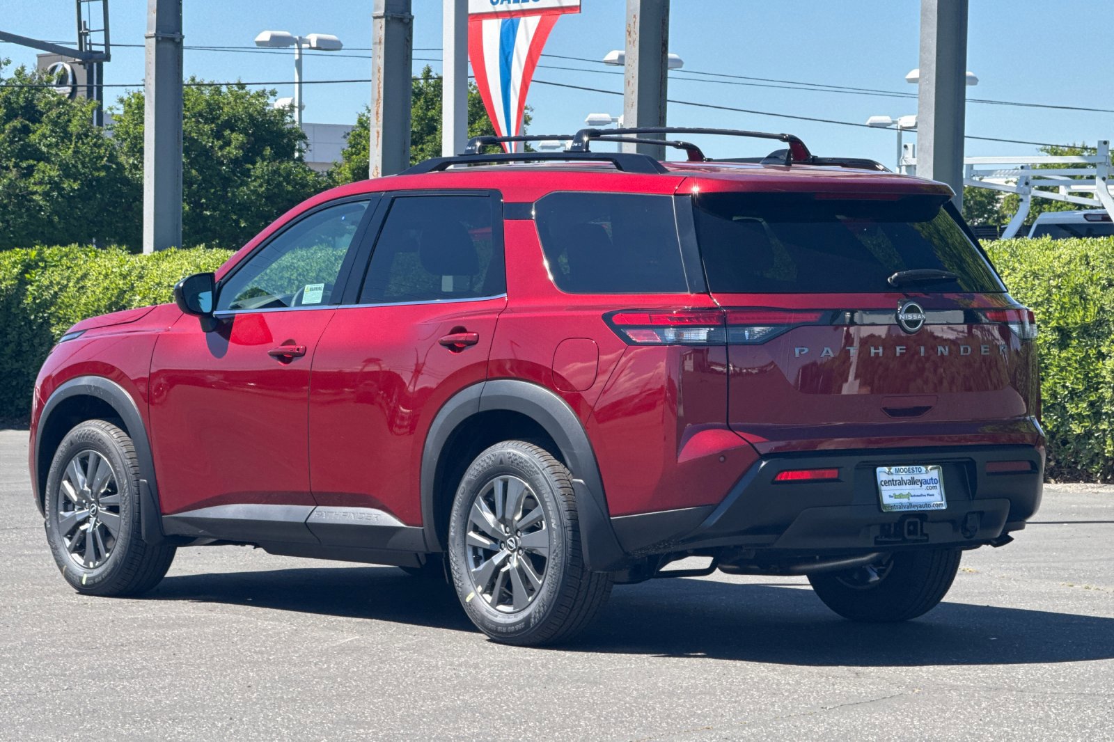 New 2026 Nissan Pathfinder SV image 6