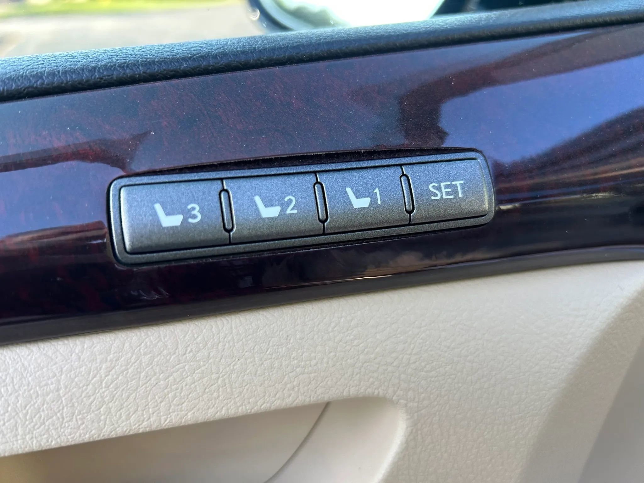 Used 2010 Lexus LX 570 LX 570 Sport Utility 4D image 22