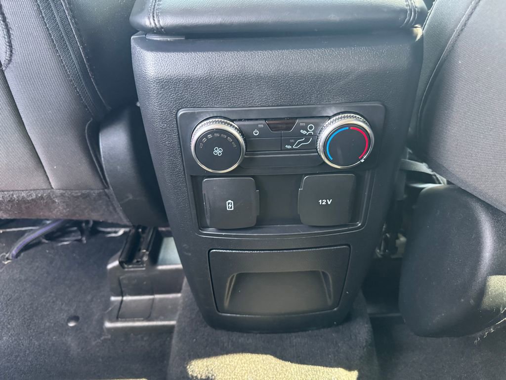 Used 2022 Ford Explorer XLT image 36