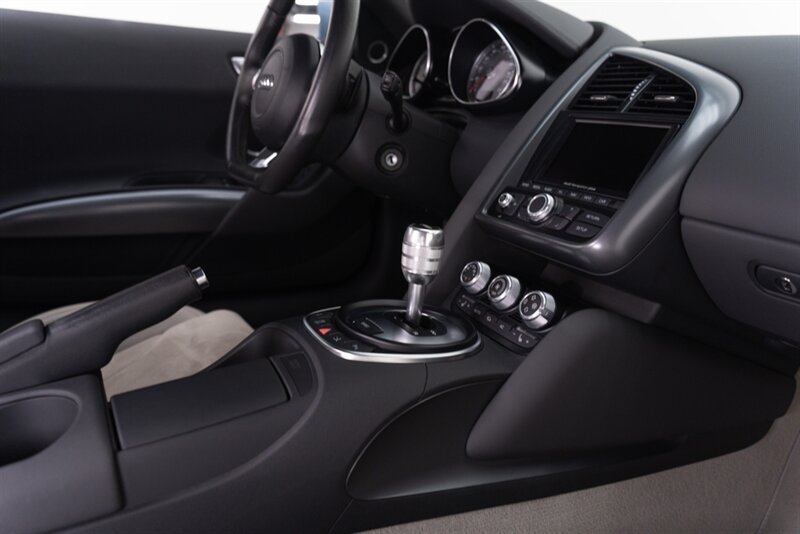 Used 2011 Audi R8 V8 AWD/4WD image 61