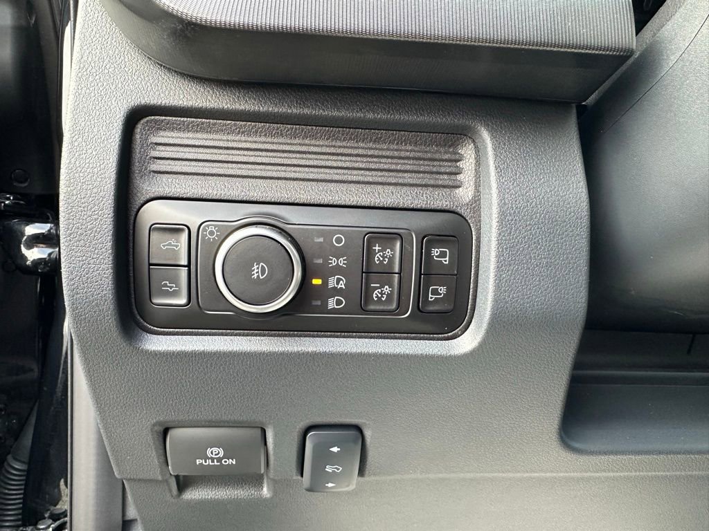 Used 2025 Ford F350 Platinum w/ Tremor Off-Road Package image 6