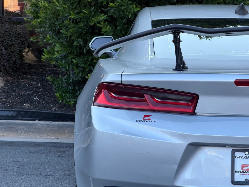Used 2018 Chevrolet Camaro LT RWD image 15