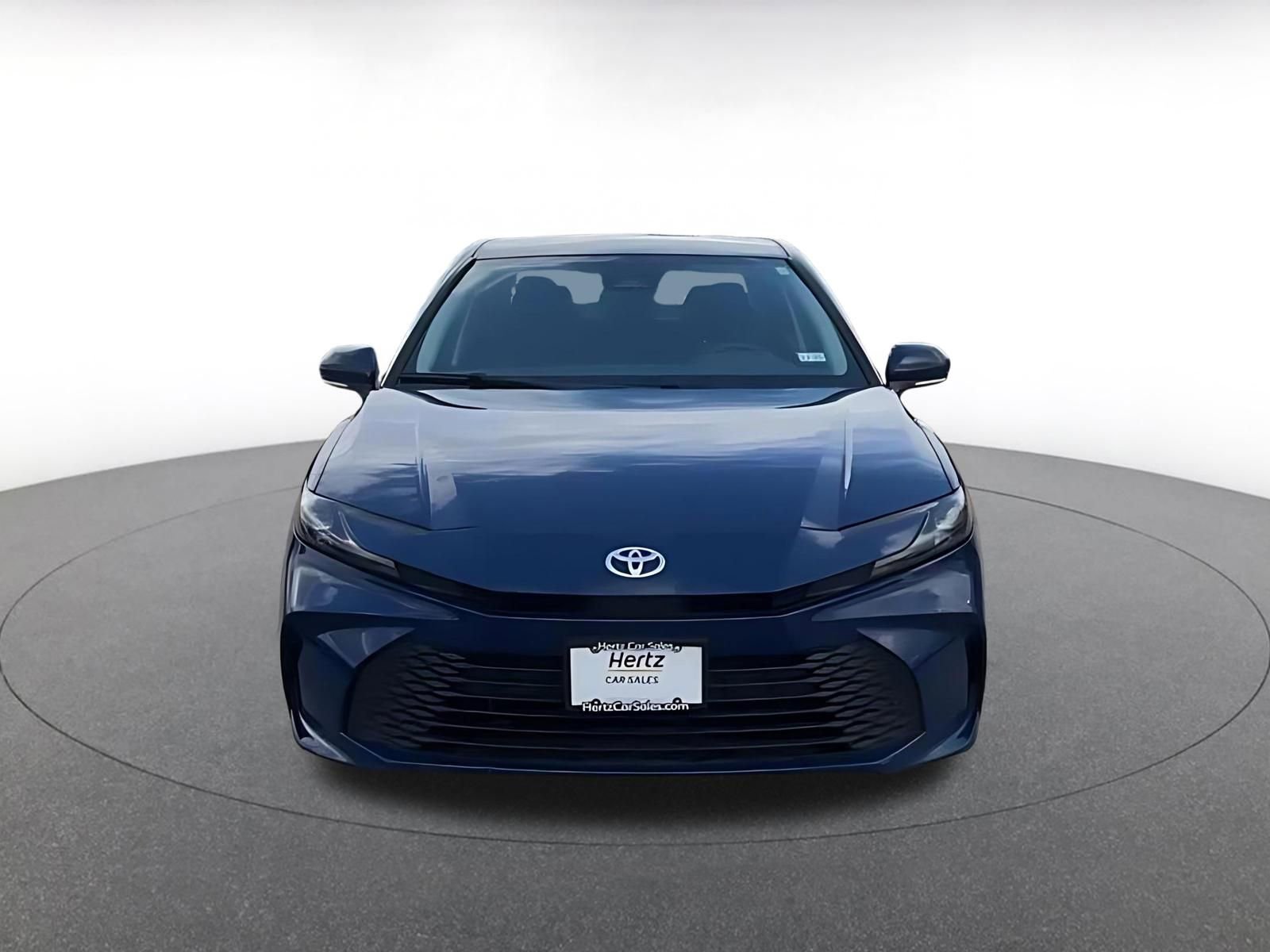 Used 2025 Toyota Camry LE image 4