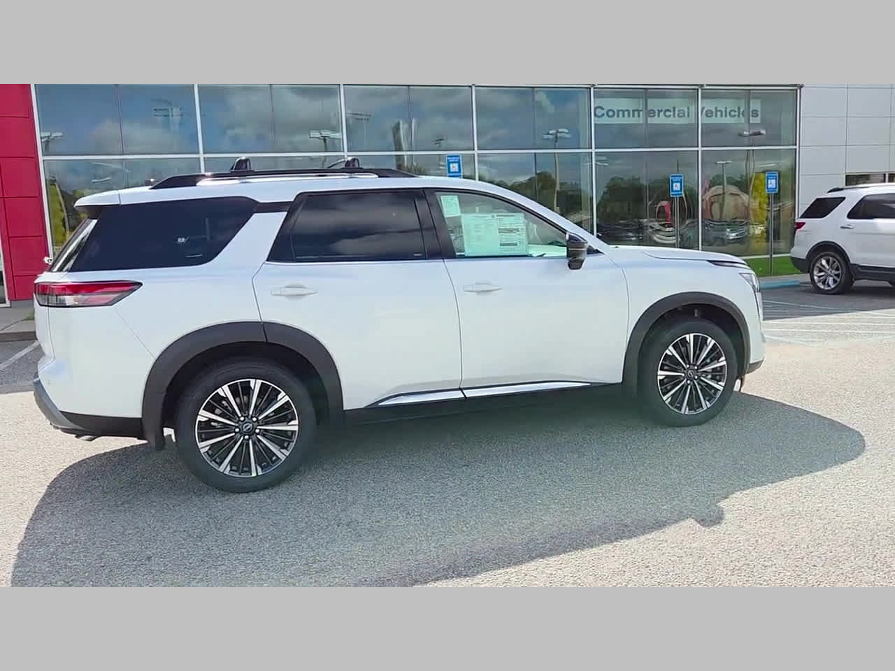 New 2026 Nissan Pathfinder Platinum FWD image 35