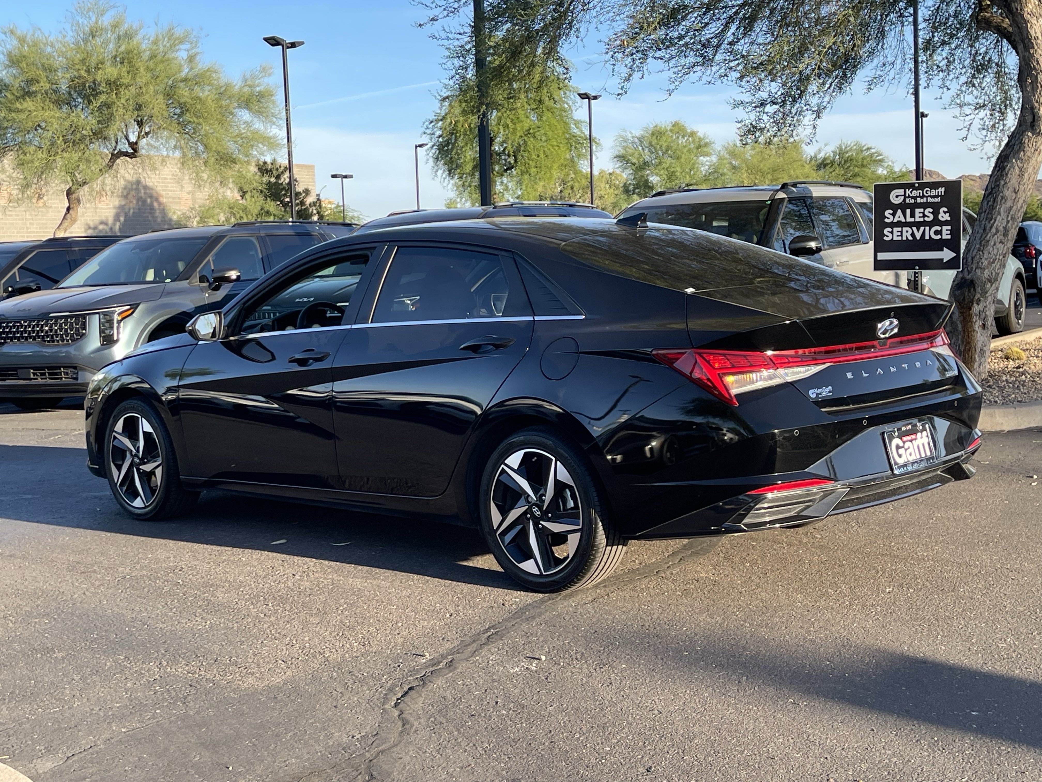 Used 2023 Hyundai Elantra Limited FWD image 5