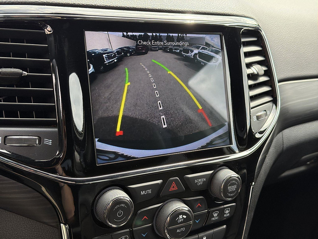 Used 2021 Jeep Grand Cherokee Laredo X AWD/4WD image 14