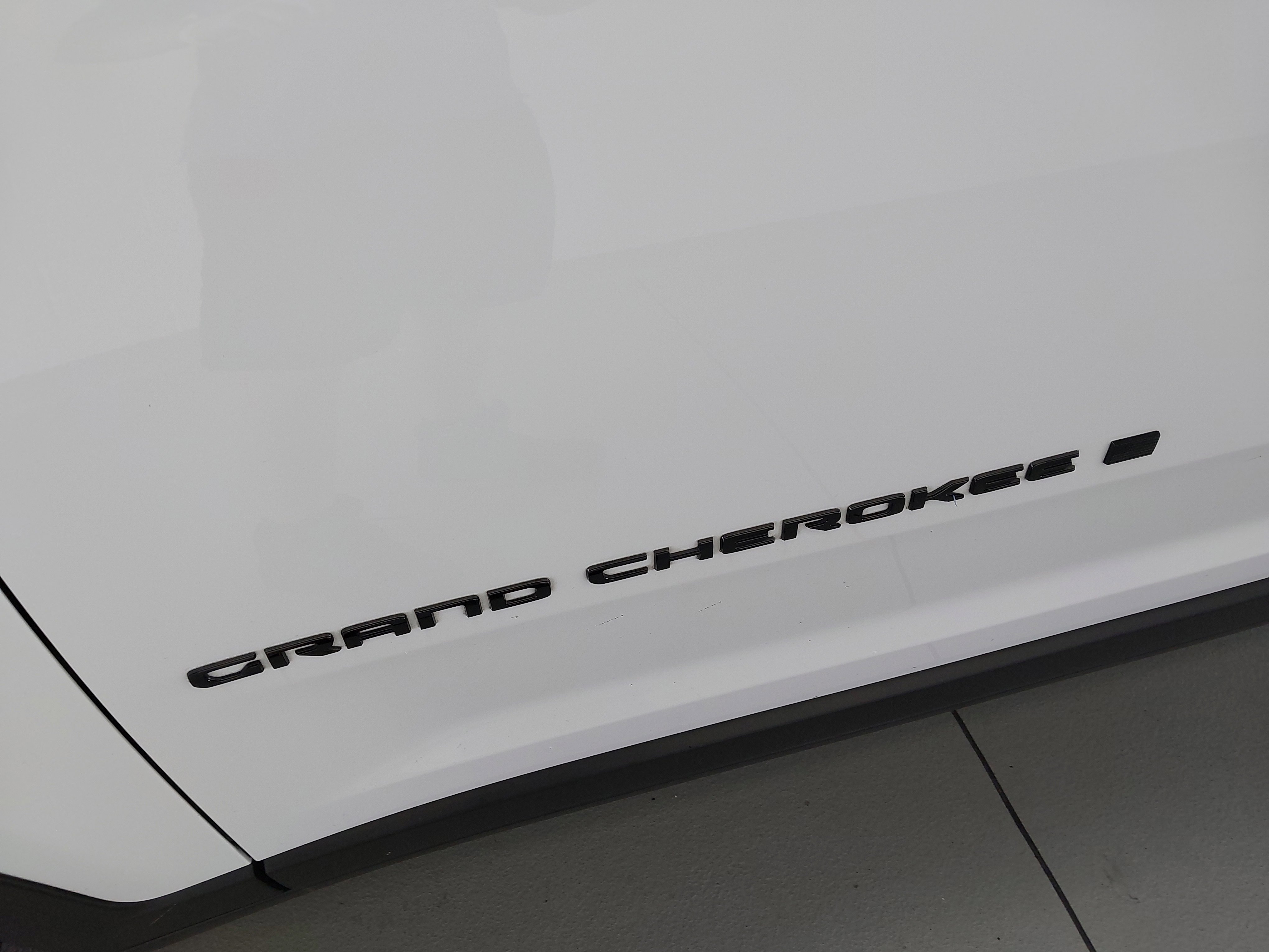 Used 2025 Jeep Grand Cherokee L Laredo image 32