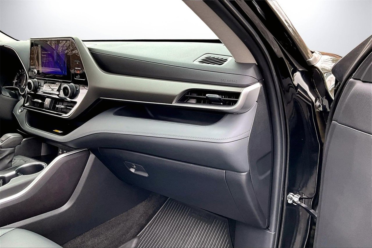 Used 2023 Toyota Highlander L image 19