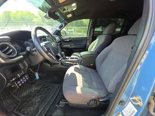 Used 2019 Toyota Tacoma TRD Off-Road AWD/4WD image 9