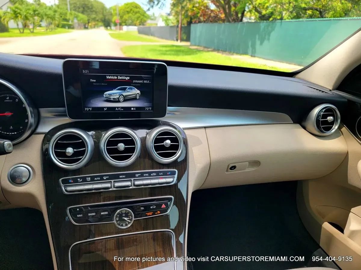 Used 2018 Mercedes-Benz C 300 Sedan image 27