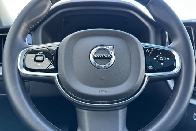 Used 2025 Volvo XC60 B5 Plus AWD/4WD image 24