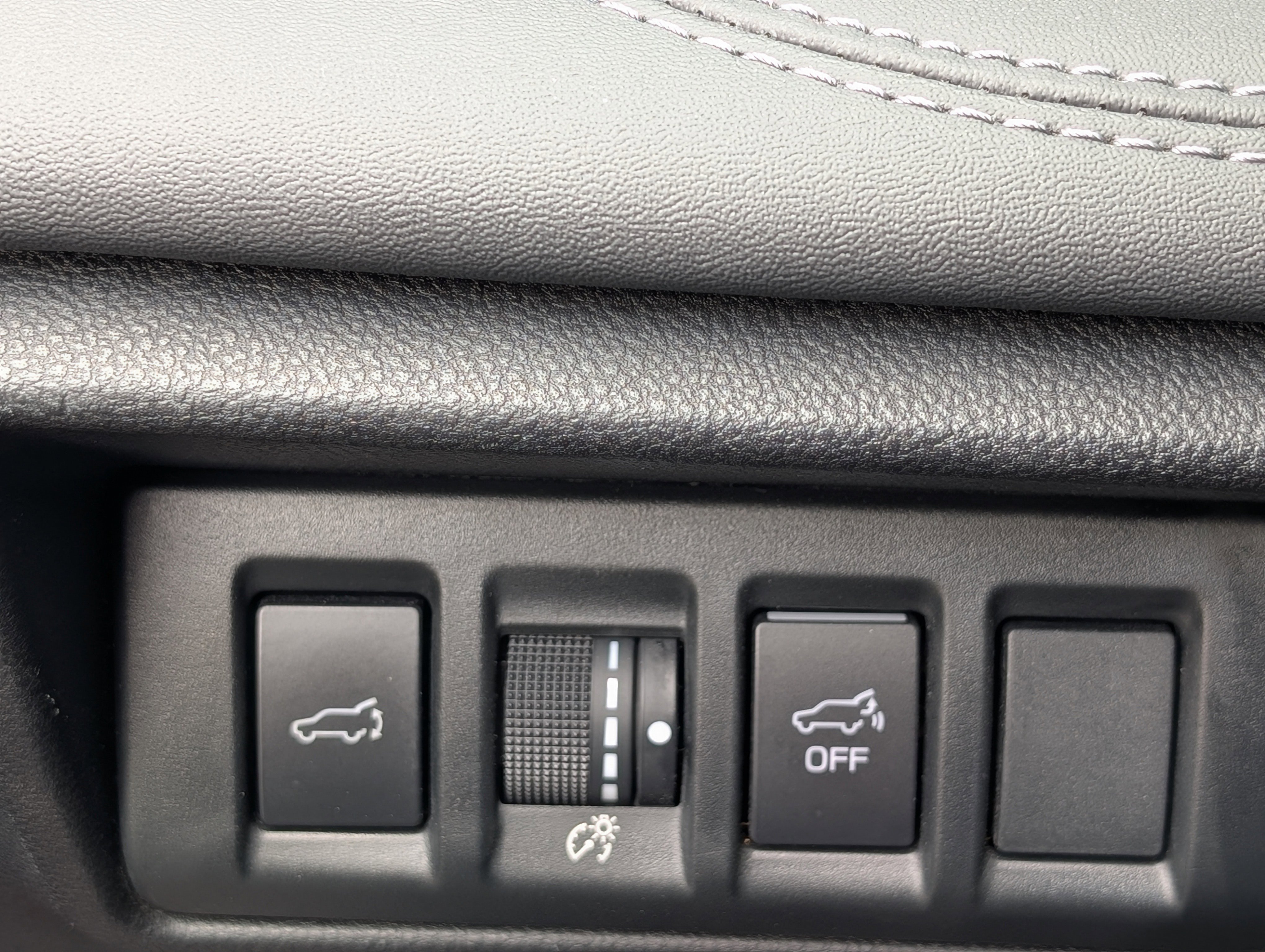 Used 2020 Subaru Outback Limited image 24