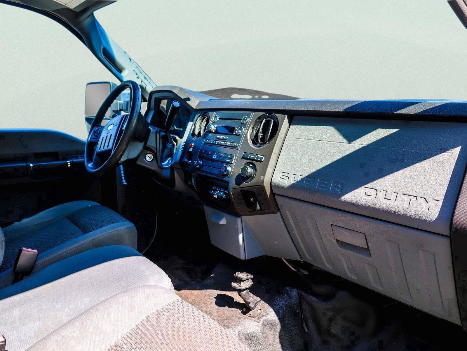 Used 2015 Ford F550 Luxury RWD image 15