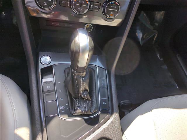 Used 2021 Volkswagen Tiguan SE R-Line image 12