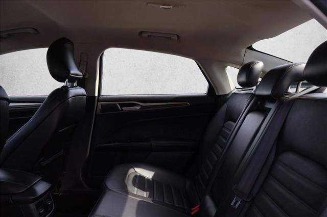 Used 2016 Ford Fusion SE w/ Equipment Group 202A image 24