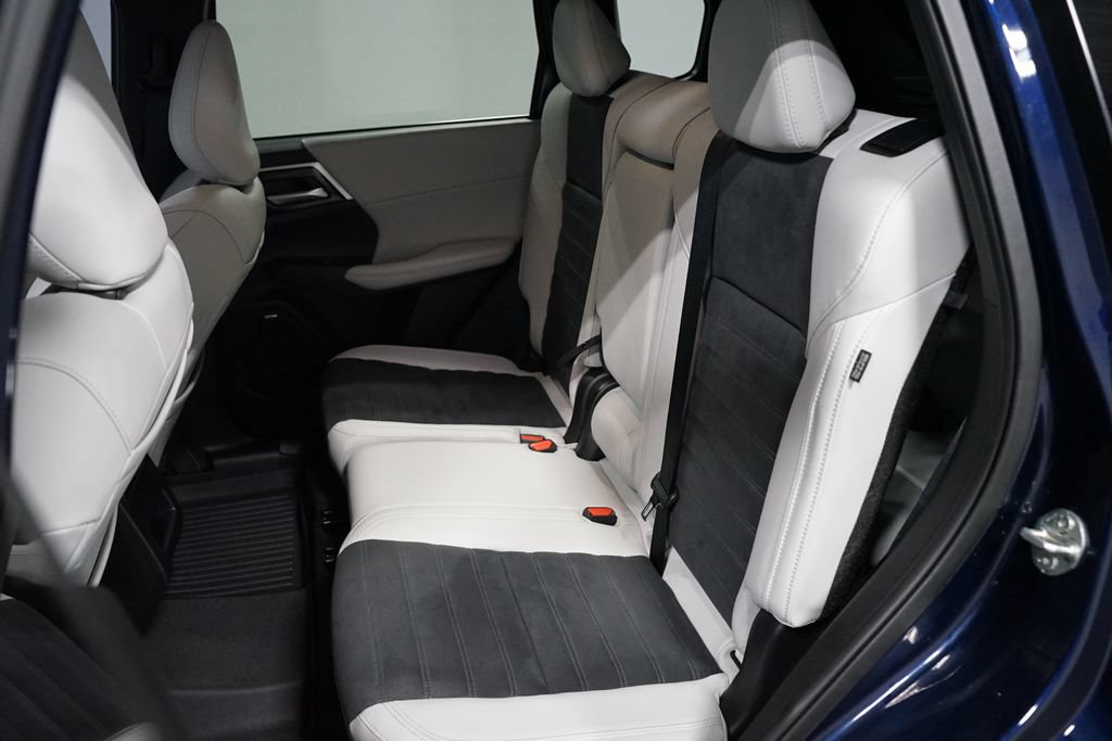 Used 2025 Mitsubishi Outlander SE AWD/4WD image 30