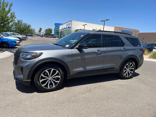 Used 2025 Ford Explorer ST-Line w/ Premium Package