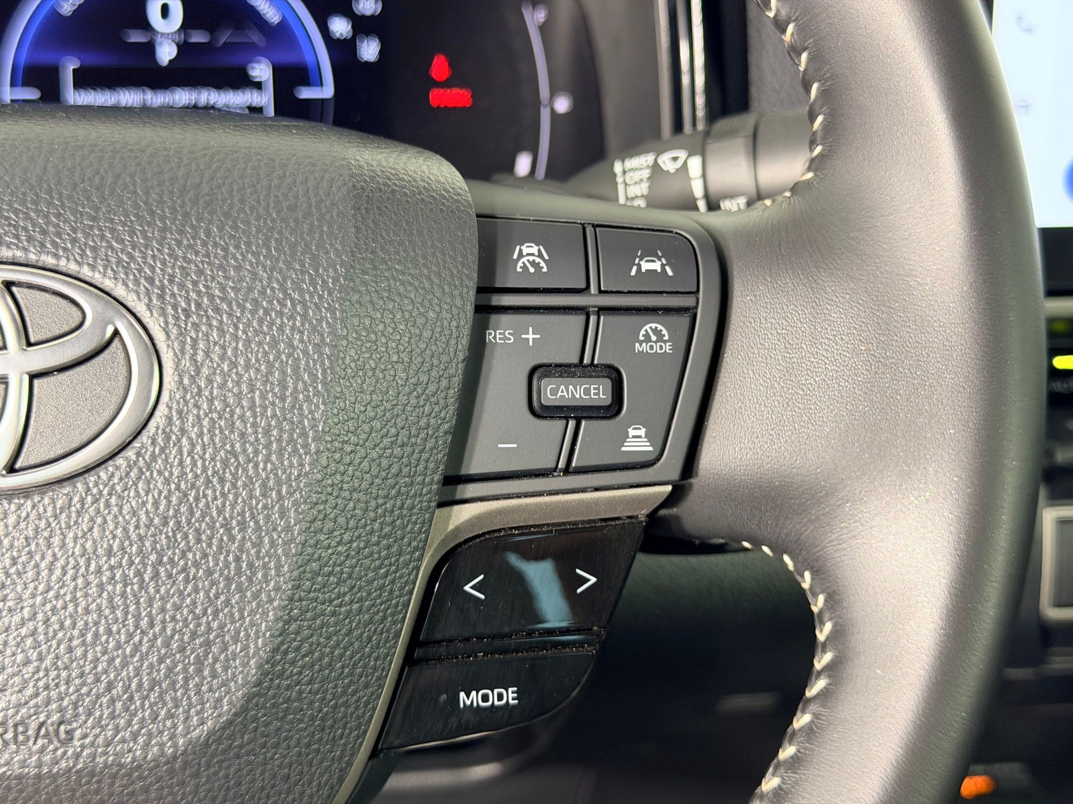 Used 2026 Toyota Camry SE w/ Multimedia Upgrade Package FWD image 14