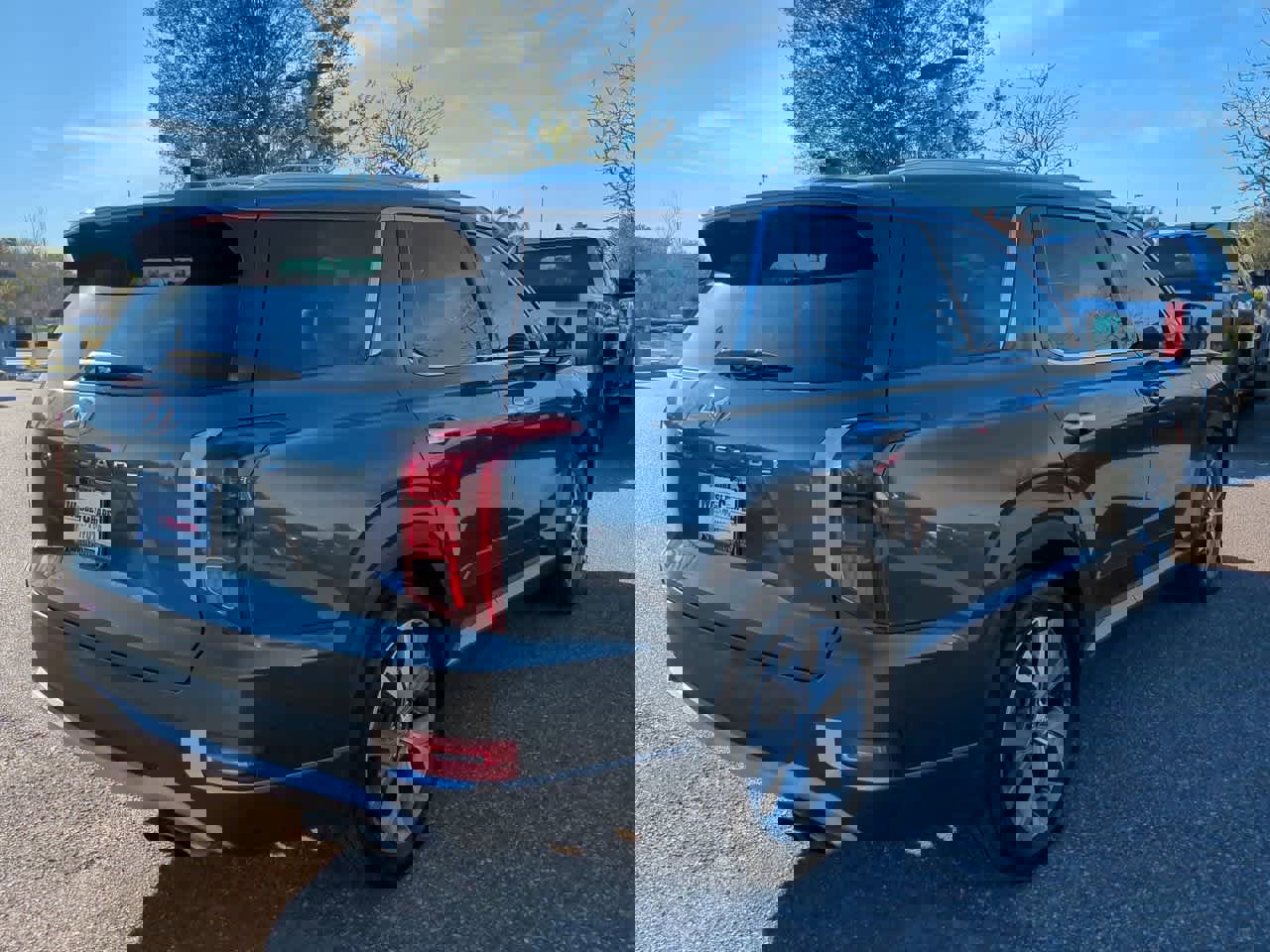 Used 2021 Hyundai Palisade SEL w/ Premium Package FWD image 6