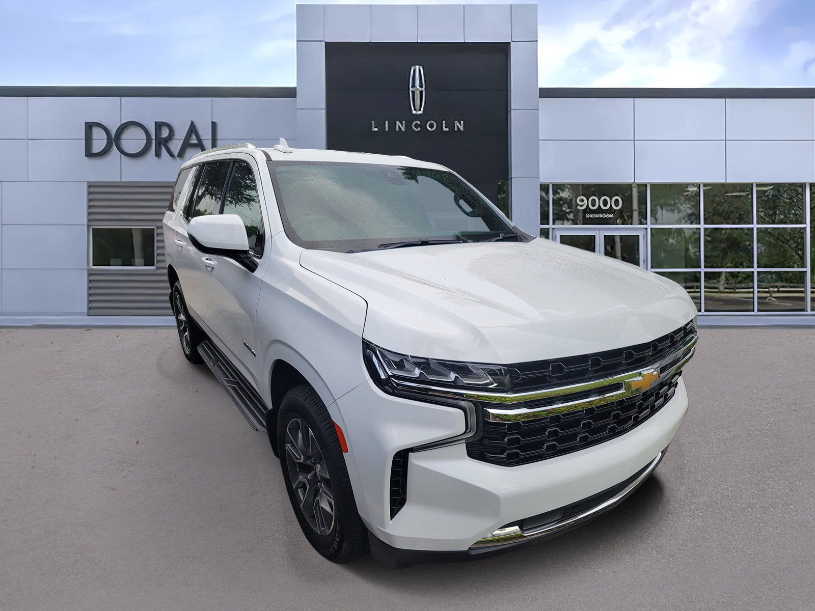 Used 2021 Chevrolet Tahoe LS RWD image 1