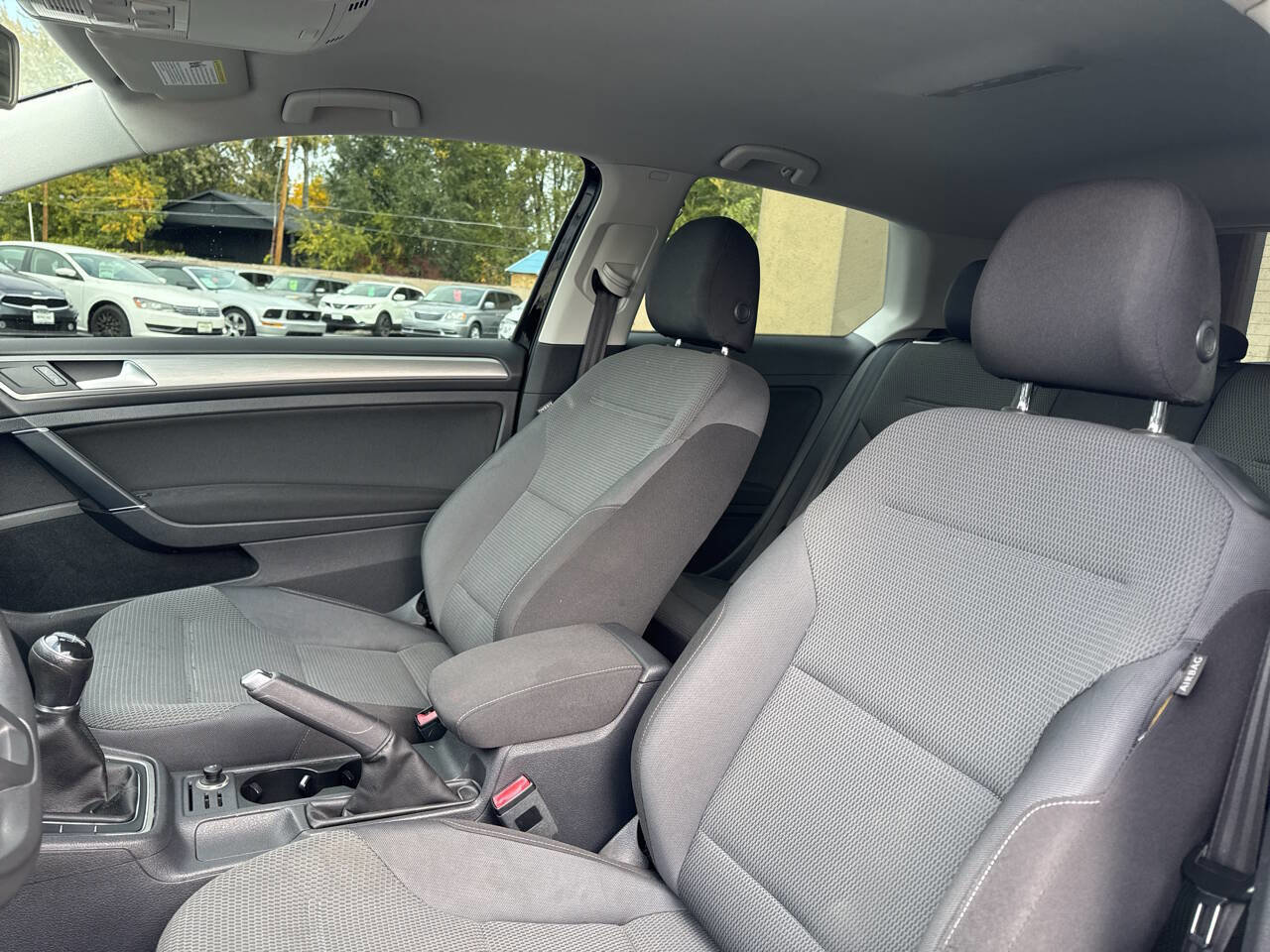 Used 2015 Volkswagen Golf Launch Edition image 12