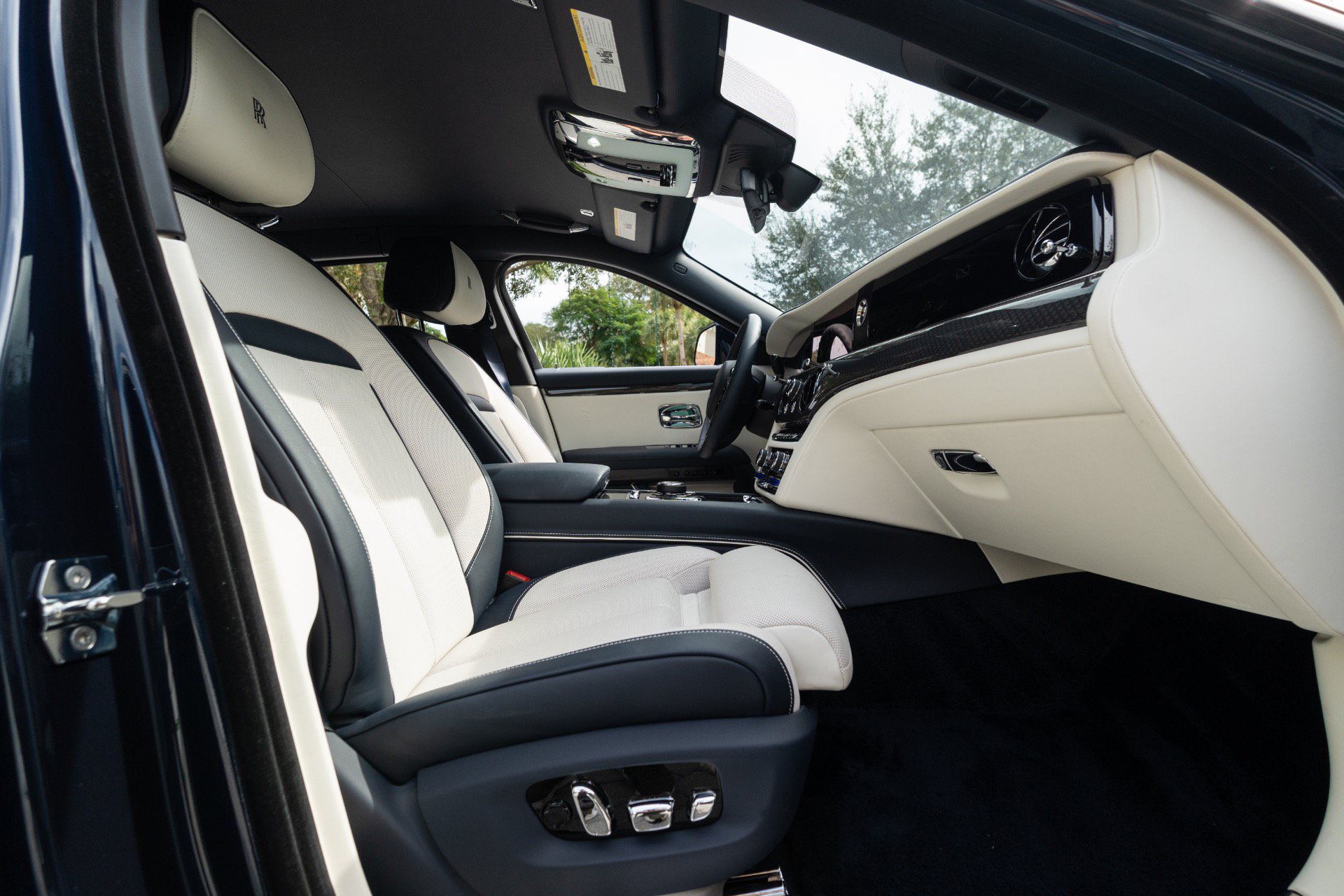 Used 2023 Rolls-Royce Ghost Black Badge w/ Black Badge Ghost Package AWD/4WD image 78