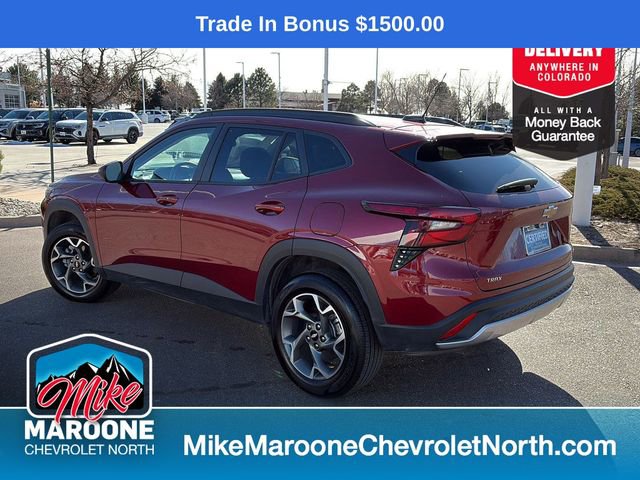 Certified 2025 Chevrolet Trax LT w/ LT Convenience Package image 4