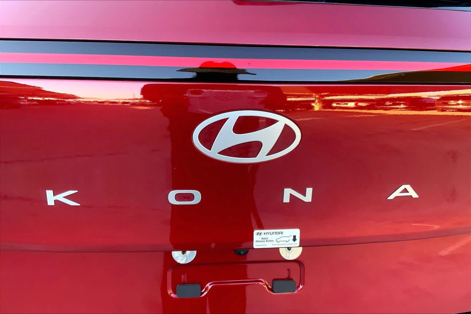 Used 2025 Hyundai Kona Limited FWD image 33