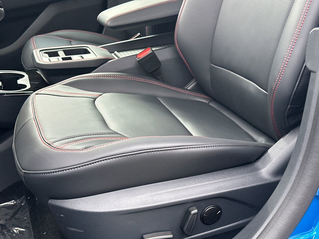 New 2025 Ford Mustang Mach-E Premium w/ Sport Appearance Package AWD/4WD image 16