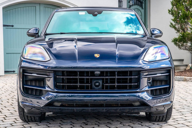 Used 2024 Porsche Cayenne S image 13