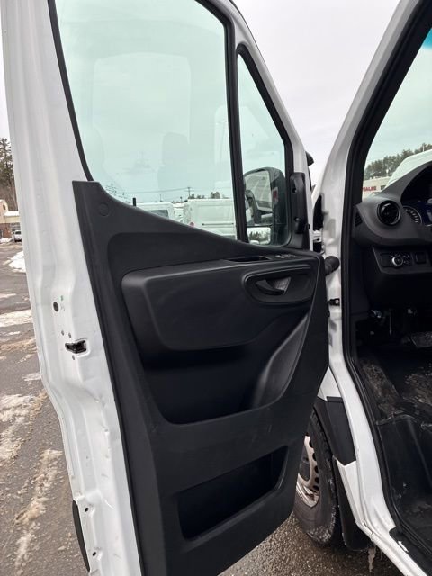 Used 2023 Mercedes-Benz Sprinter 2500 image 12