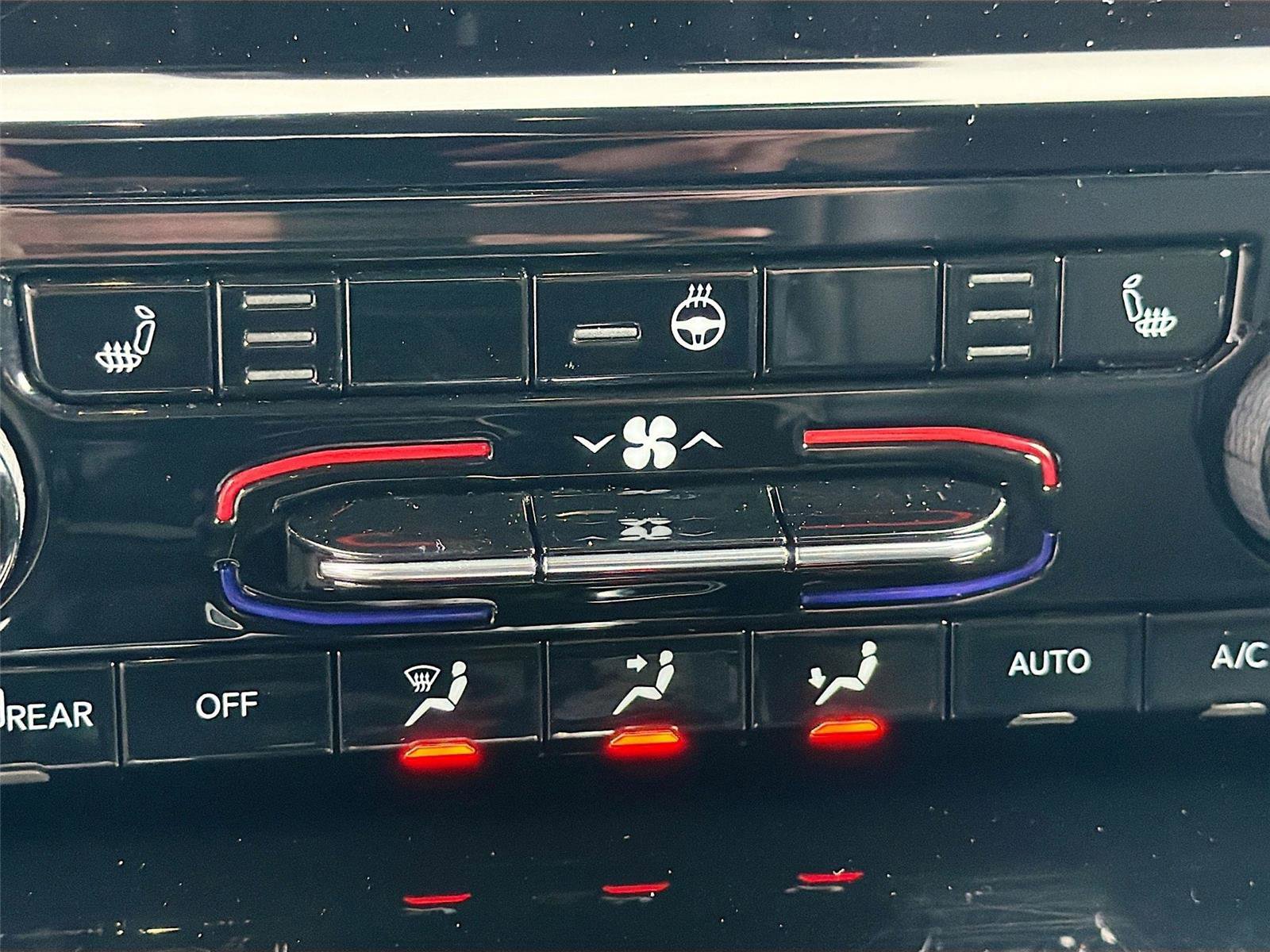 Used 2023 Jeep Grand Cherokee Limited image 22