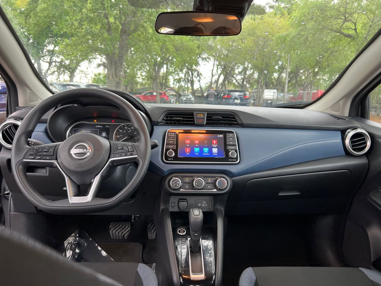 Used 2025 Nissan Versa SV FWD image 29