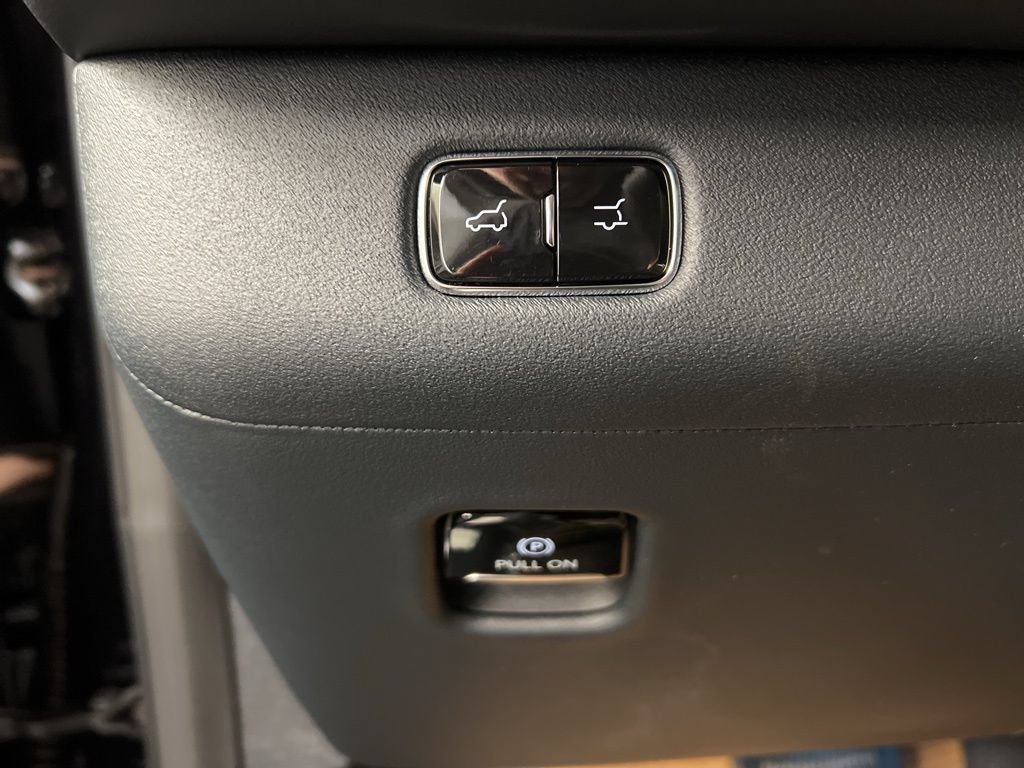 Used 2026 Lincoln Navigator L Premier AWD/4WD image 24