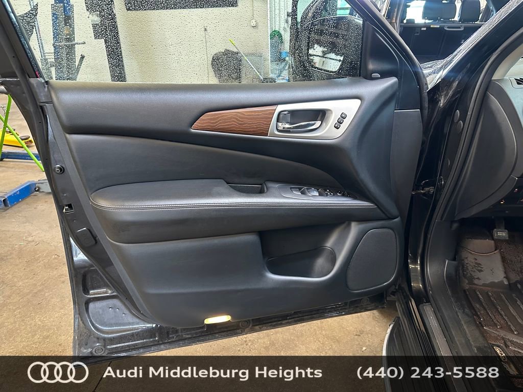 Used 2019 Nissan Pathfinder Platinum w/ Cargo Package AWD/4WD image 12