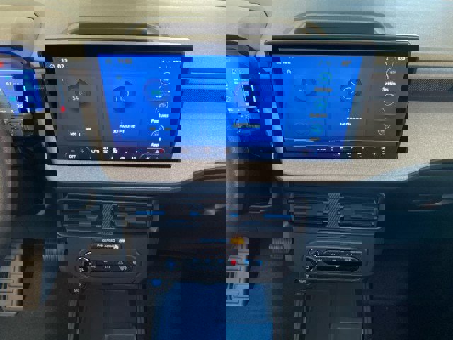 New 2025 Ford Maverick XLT image 28