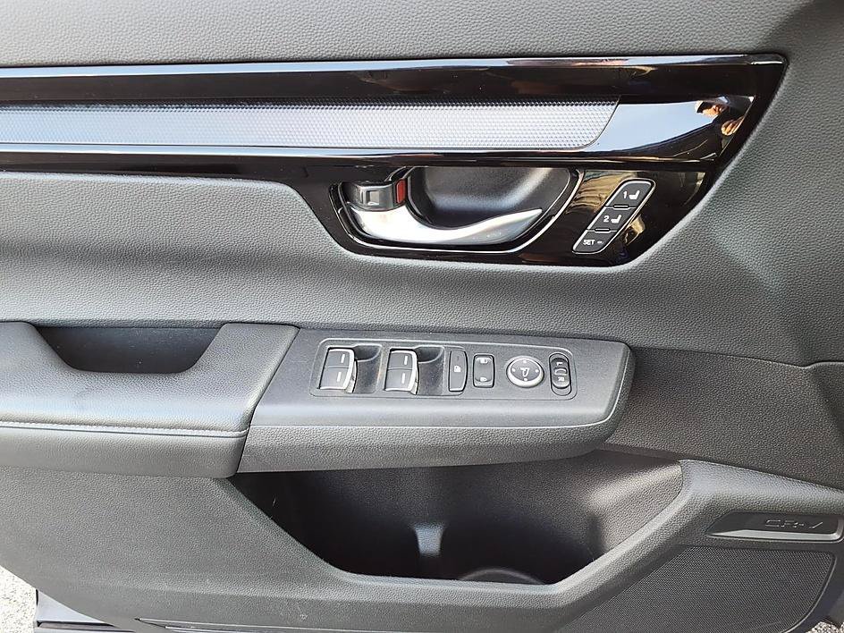 Used 2025 Honda CR-V EX-L image 10