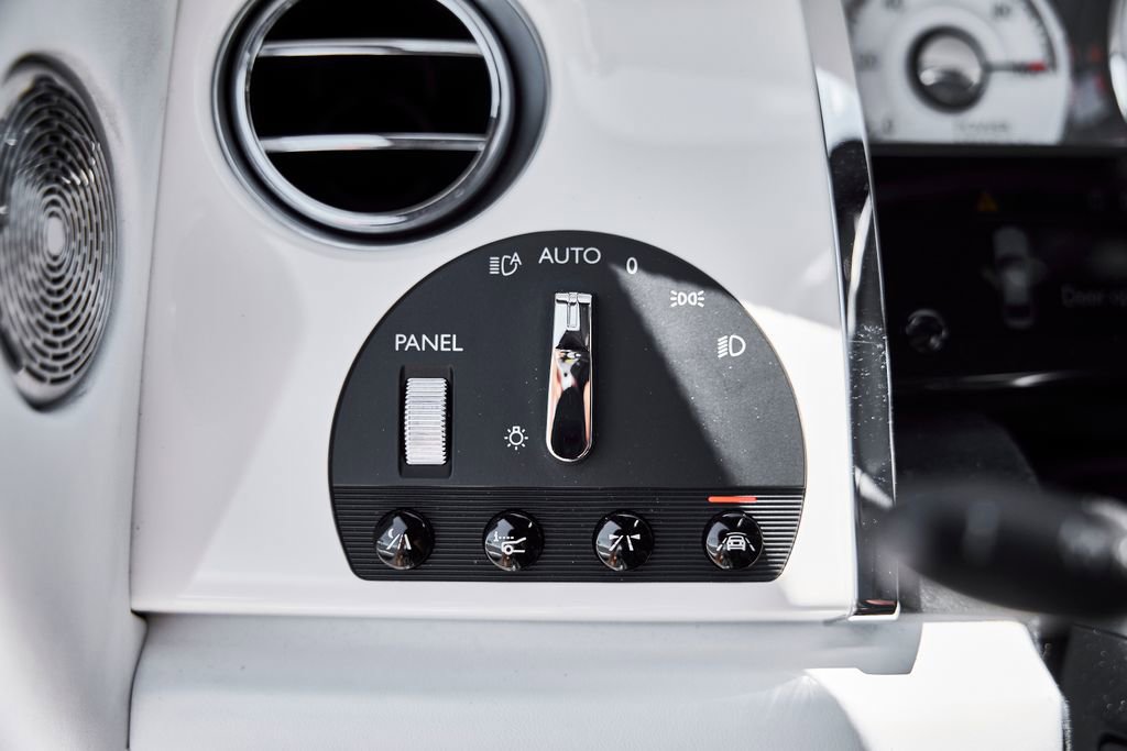 Used 2019 Rolls-Royce Wraith RWD image 45