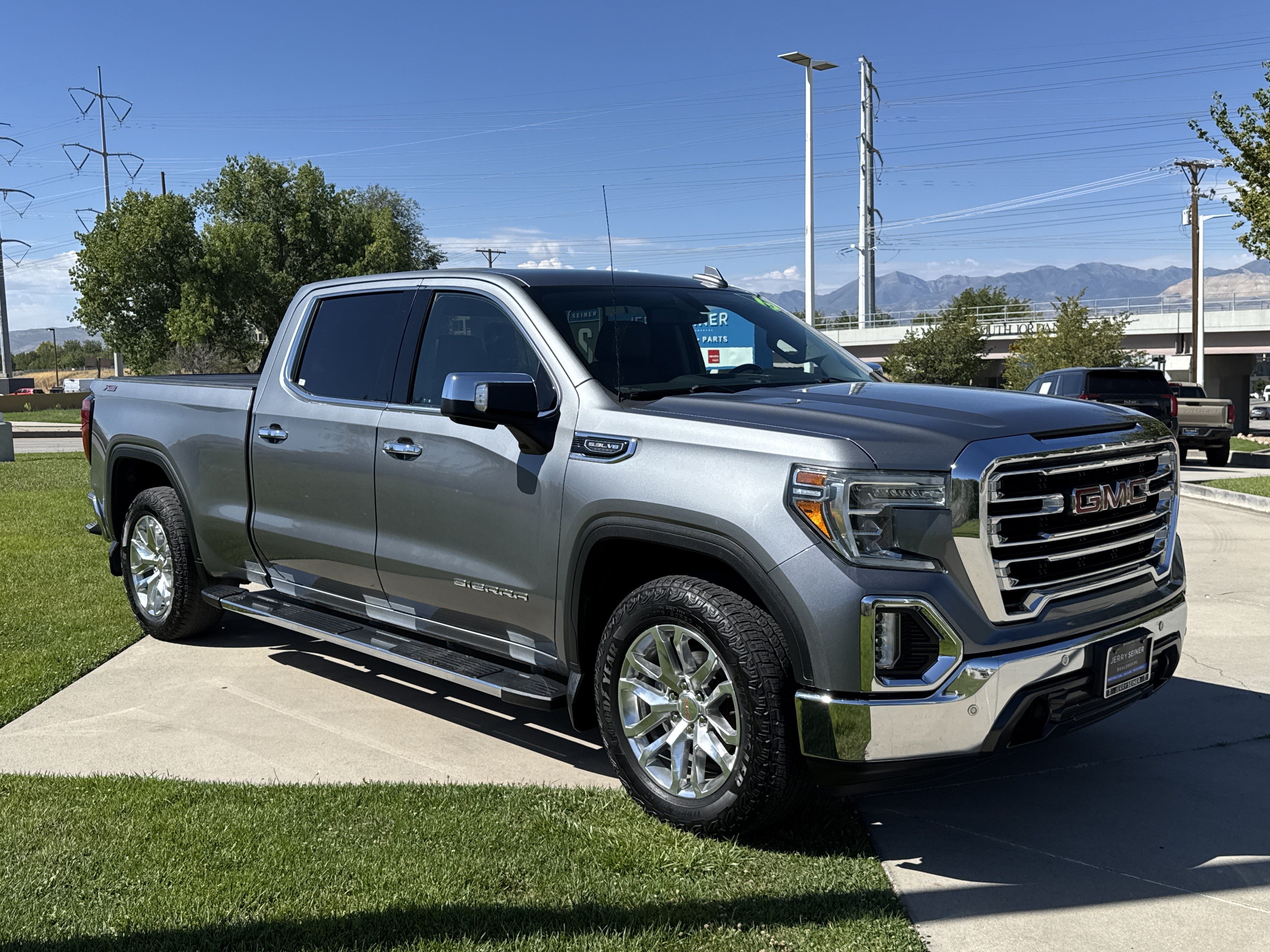Used 2019 GMC Sierra 1500 SLT w/ Driver Alert Package I AWD/4WD image 7