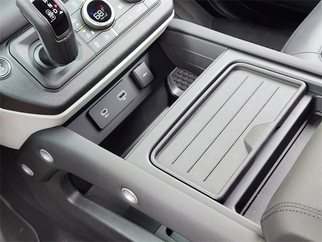 New 2024 Land Rover Defender 110 S image 15