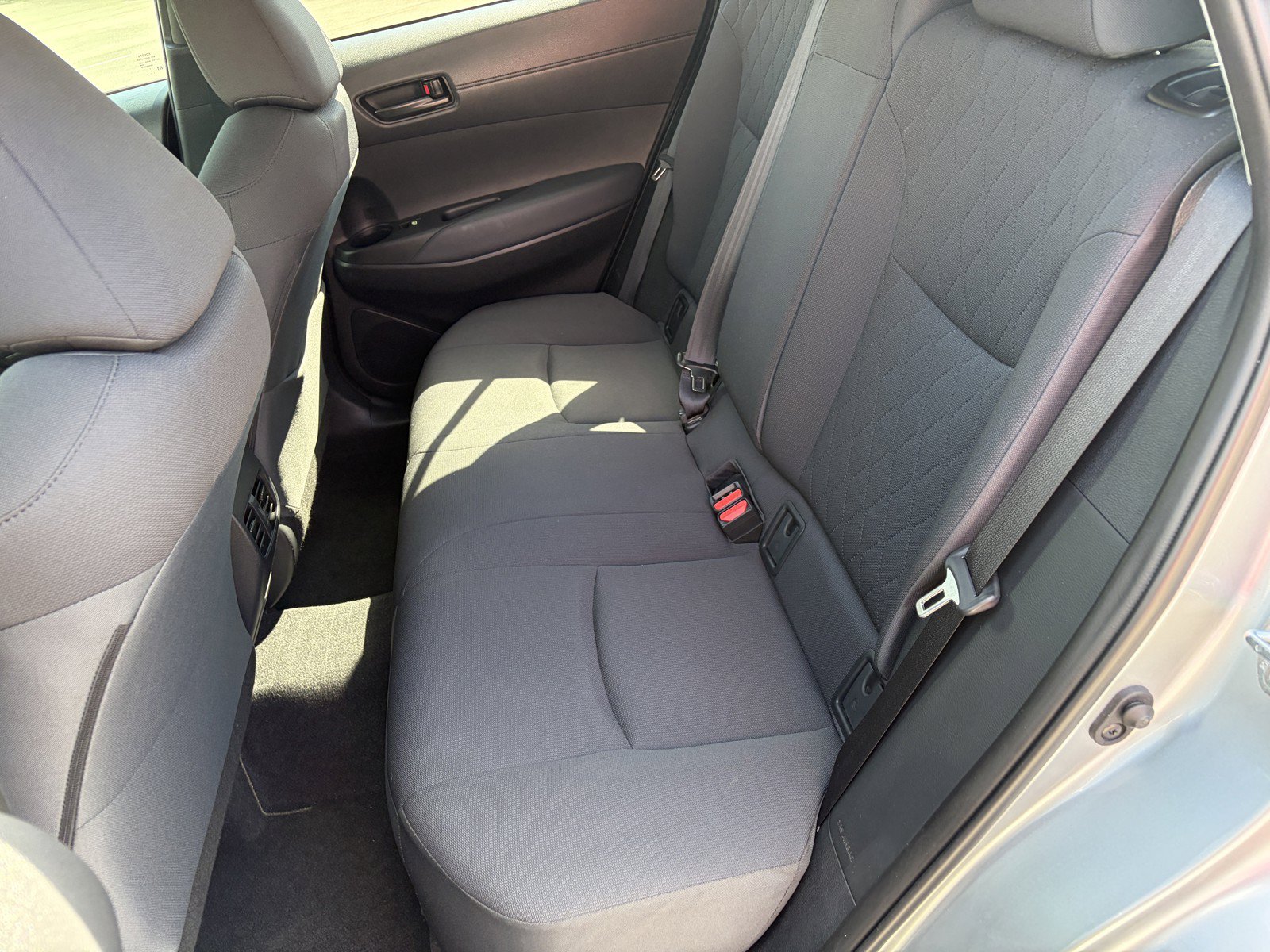 Used 2022 Toyota Corolla Cross LE AWD/4WD image 9