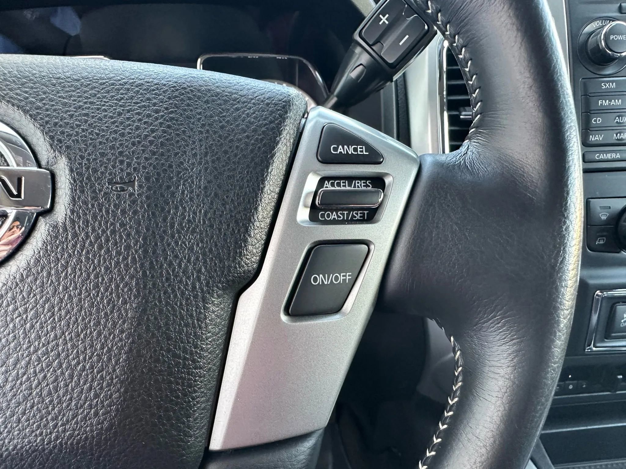 Used 2018 Nissan Titan PRO-4X image 17