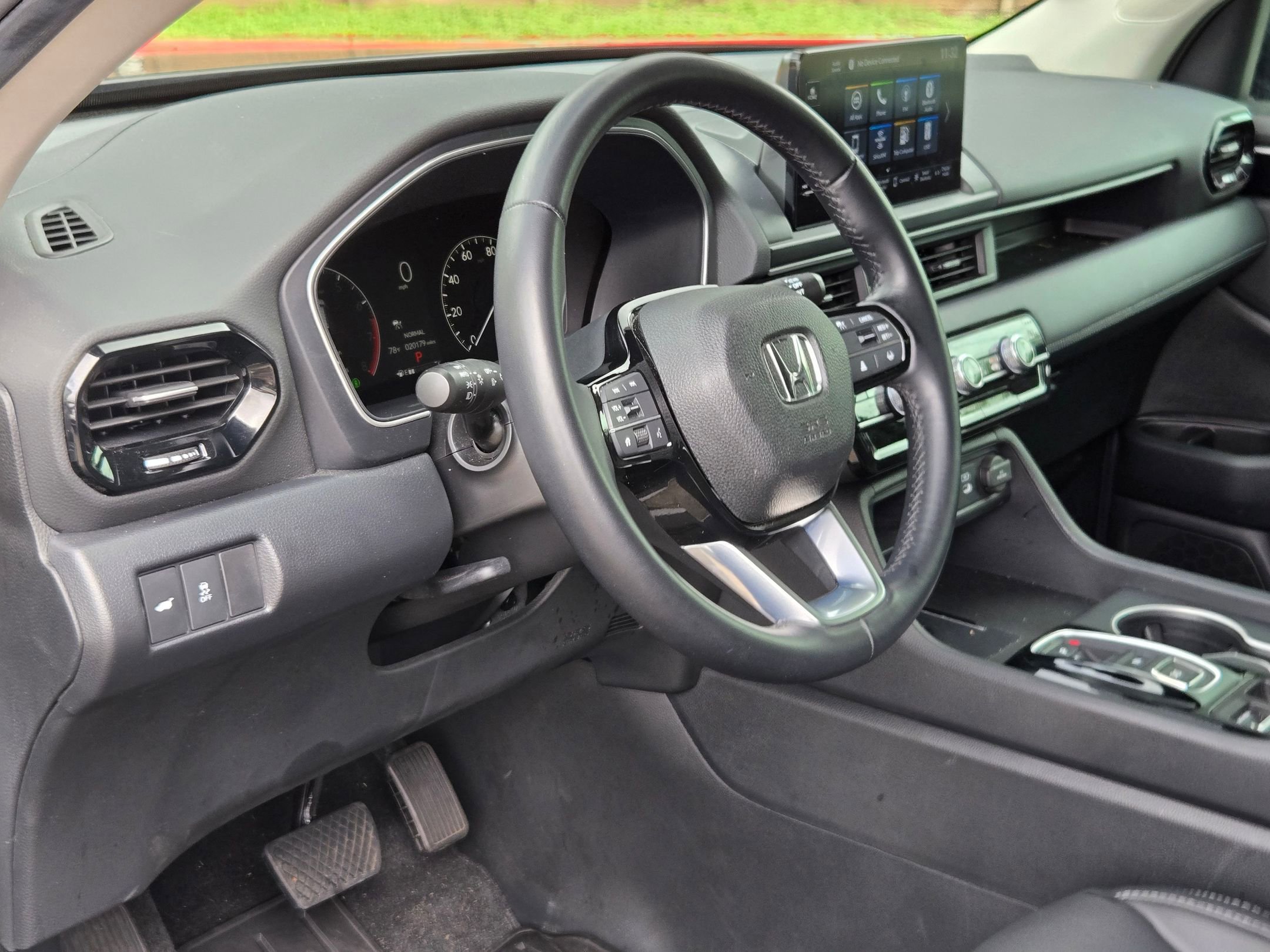 Used 2025 Honda Pilot EX-L image 12