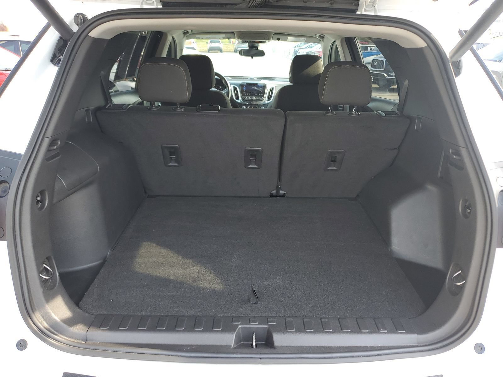 Used 2023 Chevrolet Equinox LT AWD/4WD image 9
