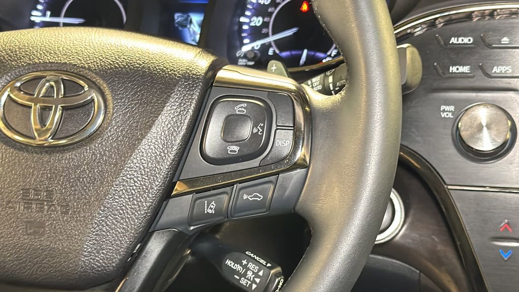 Used 2016 Toyota Avalon Limited image 18