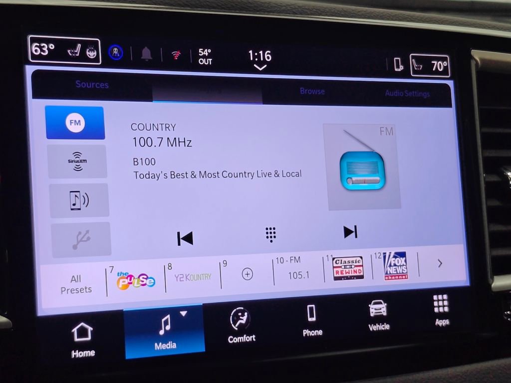 Used 2025 Chrysler Pacifica Select image 39