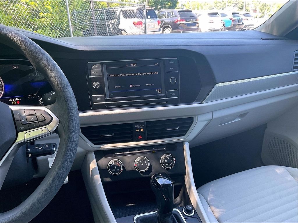 Certified 2023 Volkswagen Jetta S FWD image 17