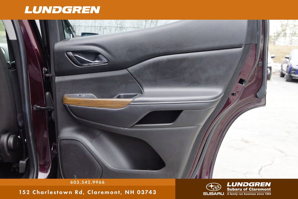 Used 2017 GMC Acadia SLE w/ Driver Alert Package I image 31