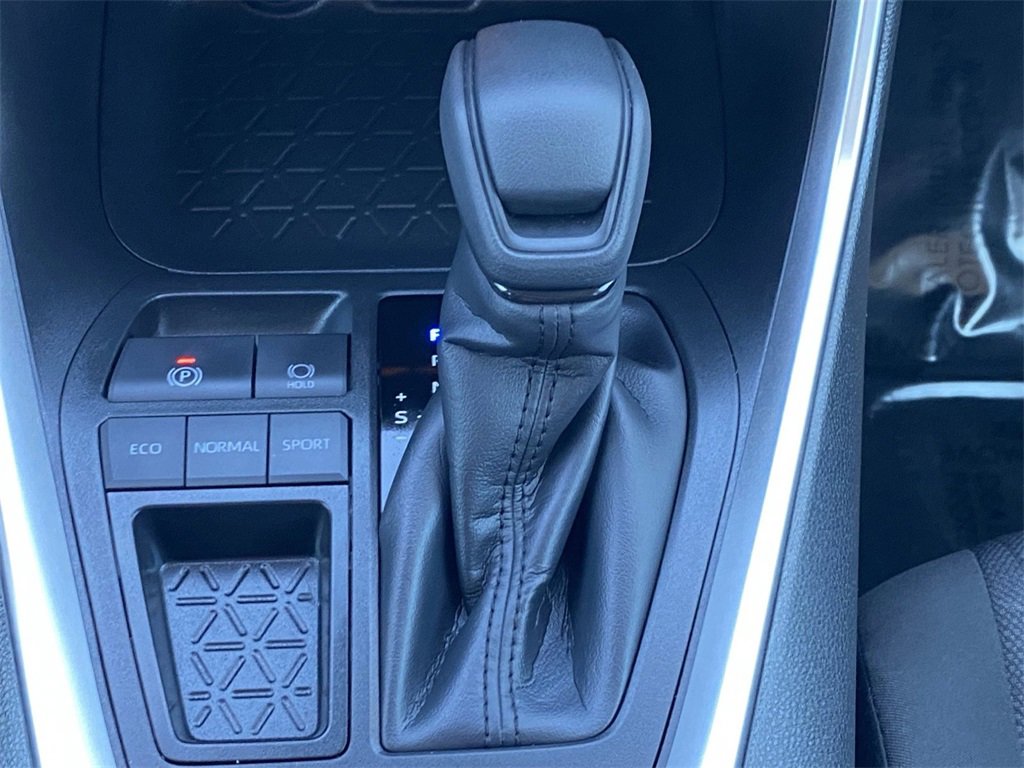 Certified 2025 Toyota RAV4 XLE image 31