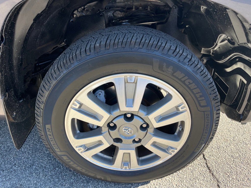Used 2017 Toyota Tundra Platinum image 9